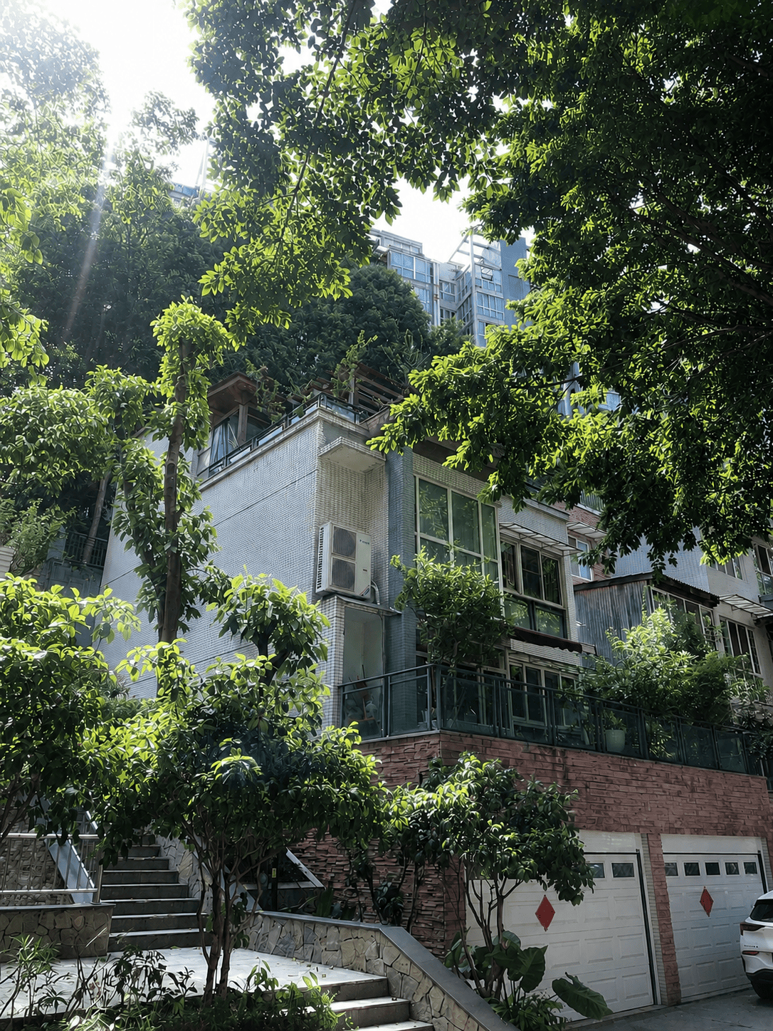 凉山岛居岁月从容升级：小小岛老别墅加装蒂升悦行款电梯